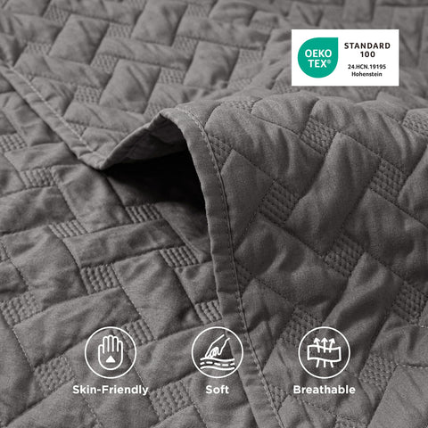 Bedsure all-season quilt laid on bed proves year-round comfort possibility