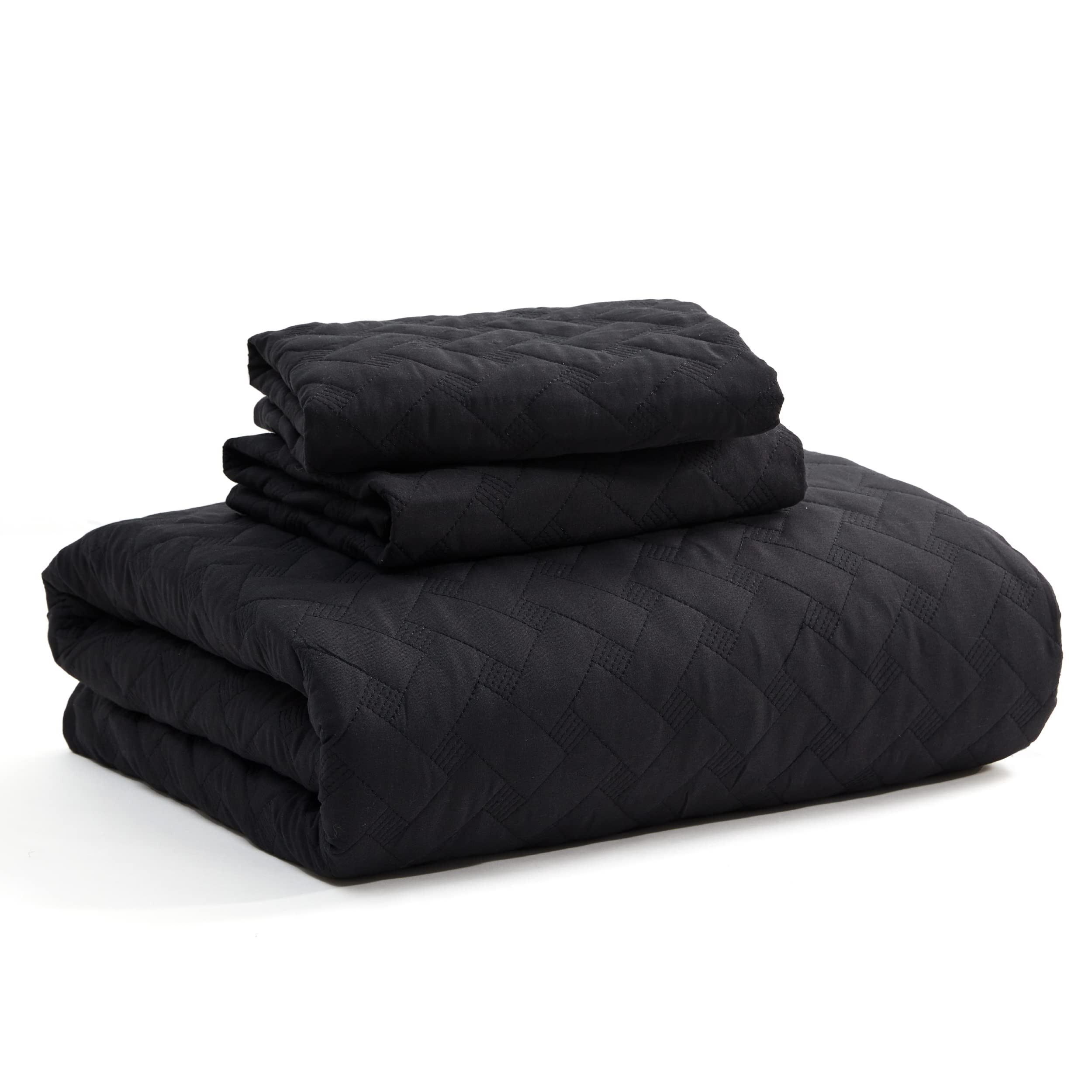 Bedsure all-seasons quilt-bedspread versatile for layering and guest stays.