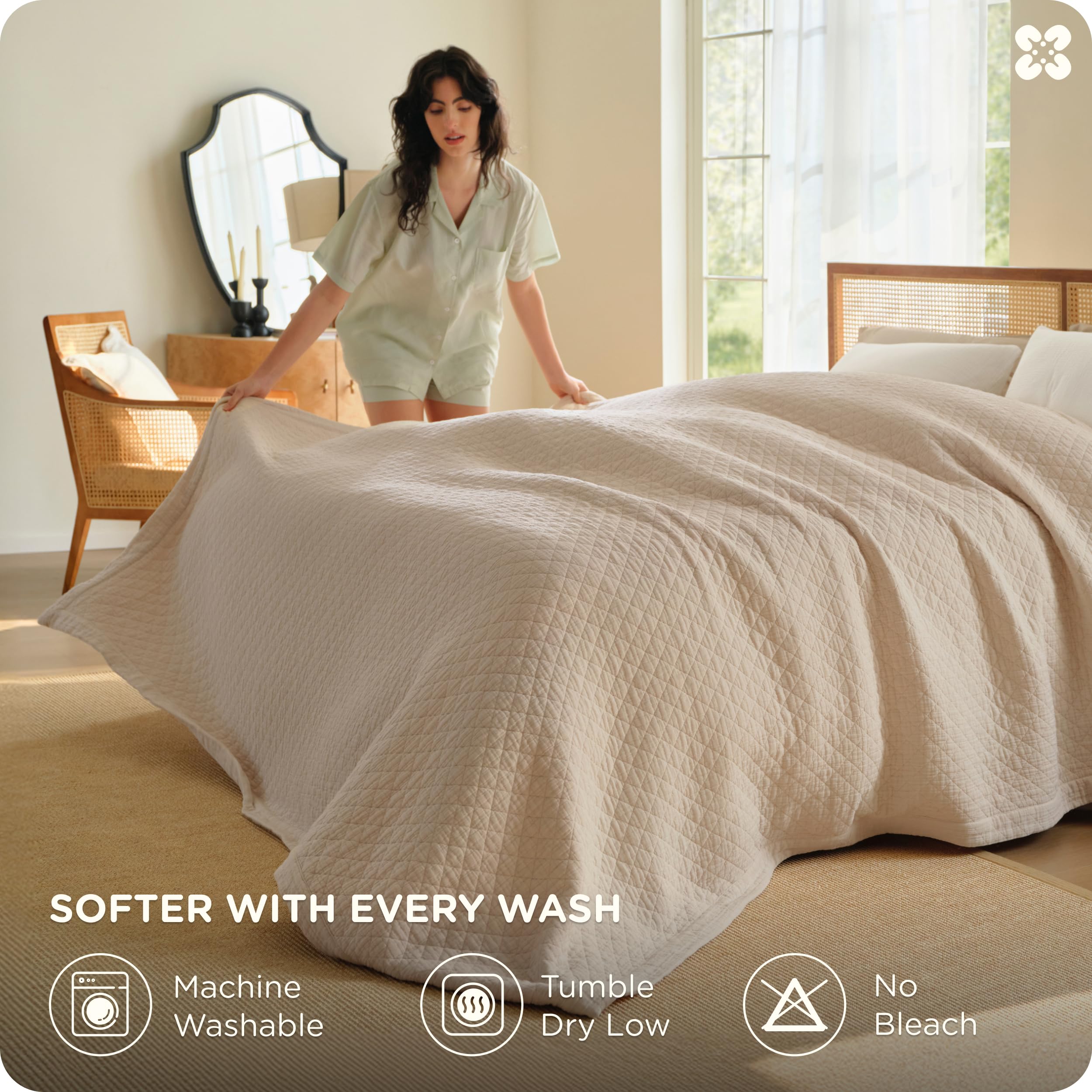 Bedsure packaging displays FSC-certified materials and natural storage bag.