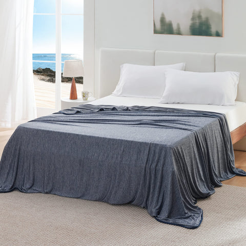 Bedsure blanket stitching detail with durable edge reinforcement for durability.