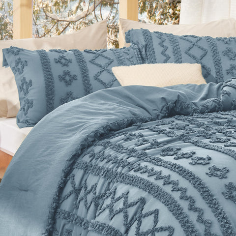 Bedsure breathable microfiber comforter provides warm, airy comfort