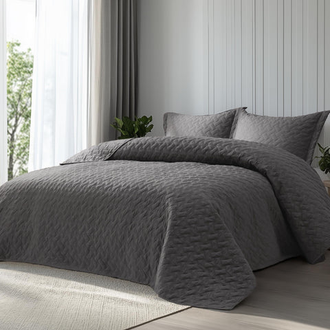 Bedsure California King Quilt with basket weave texture for elegant bedding