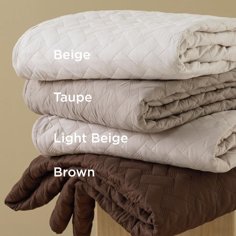 Bedsure California King quilt flat lay with pillows shows complete setup