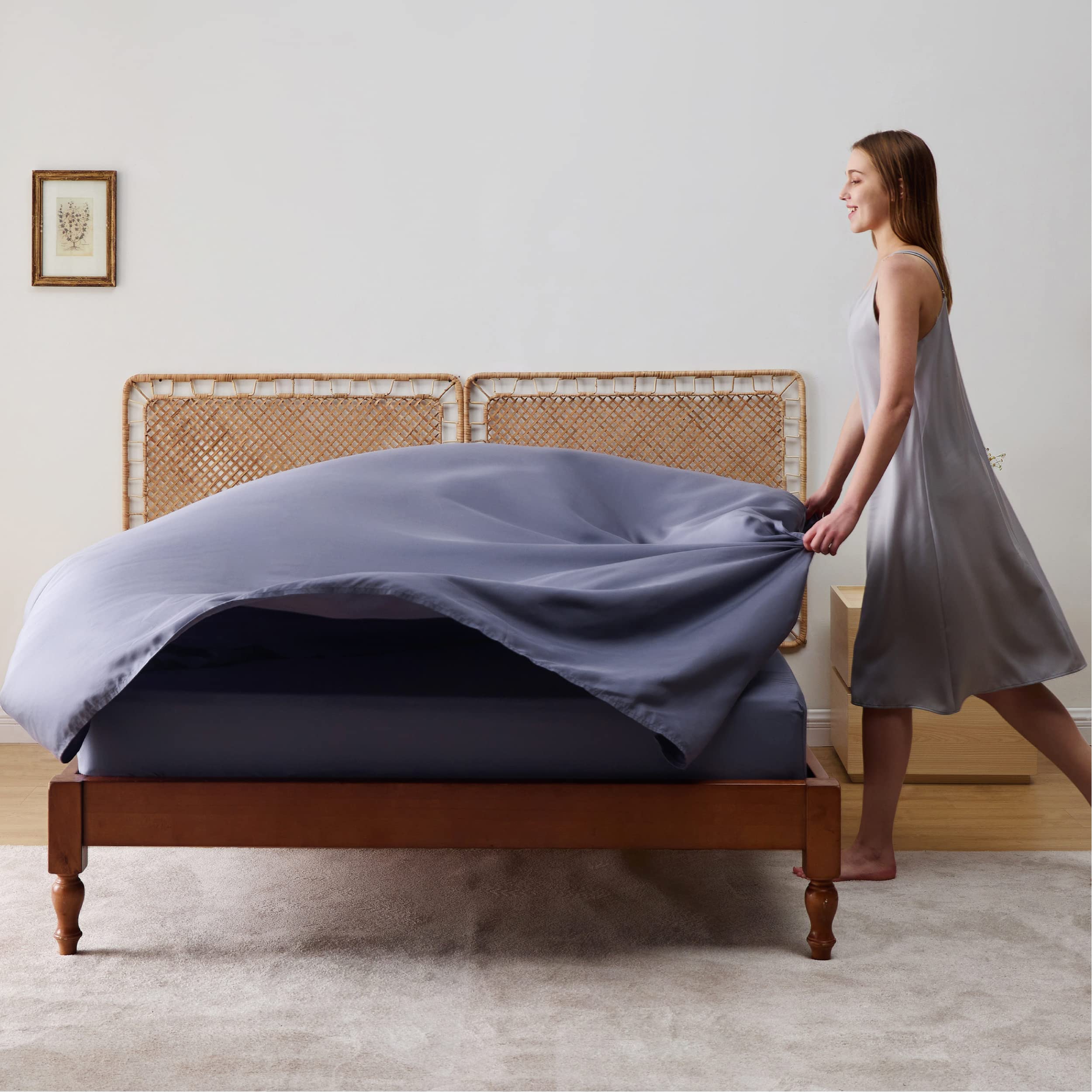 Bedsure California King pillowcases with envelope closures keep pillows in place.
