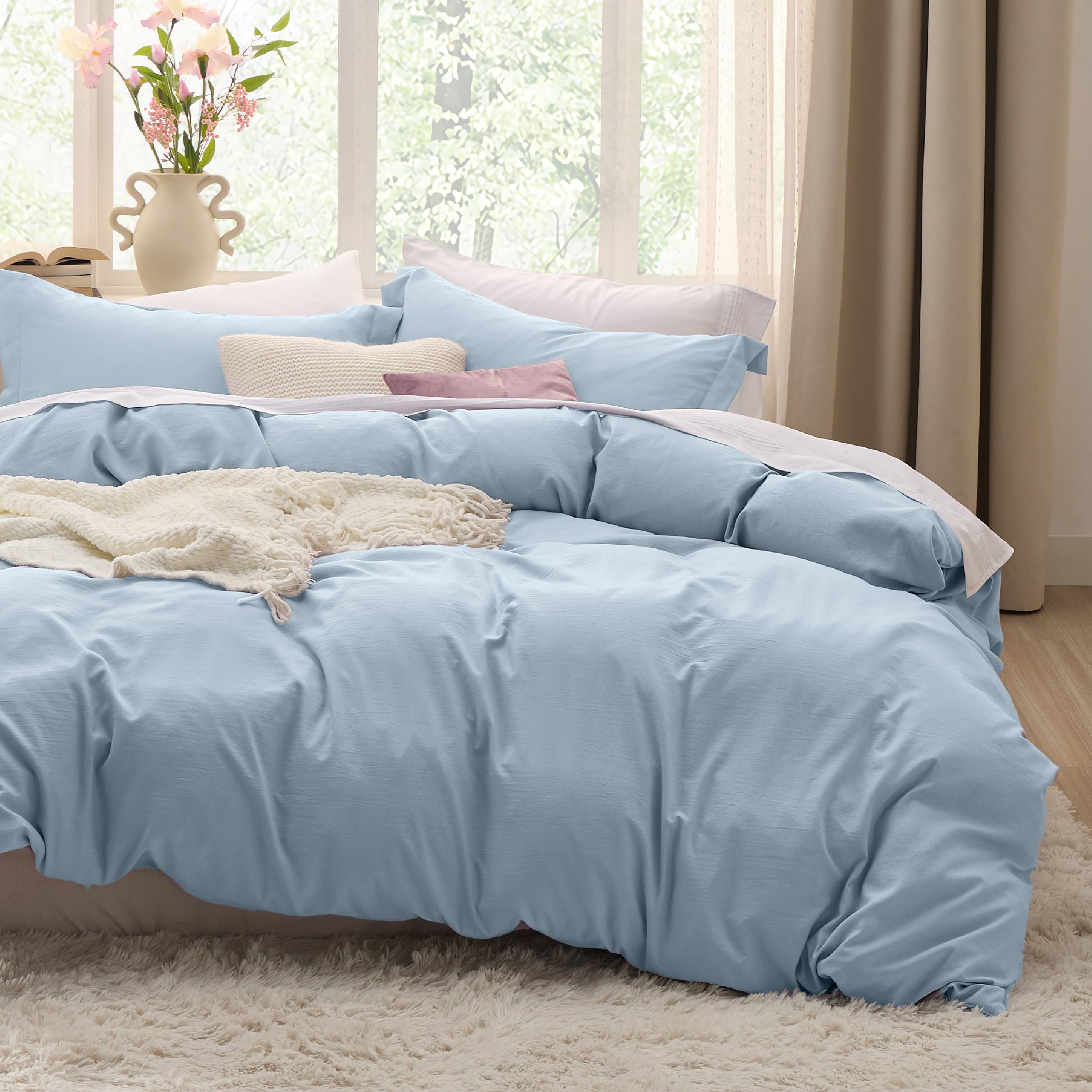 Bedsure Celestial Blue duvet cover king-size in soft, breathable fabric for restful sleep.