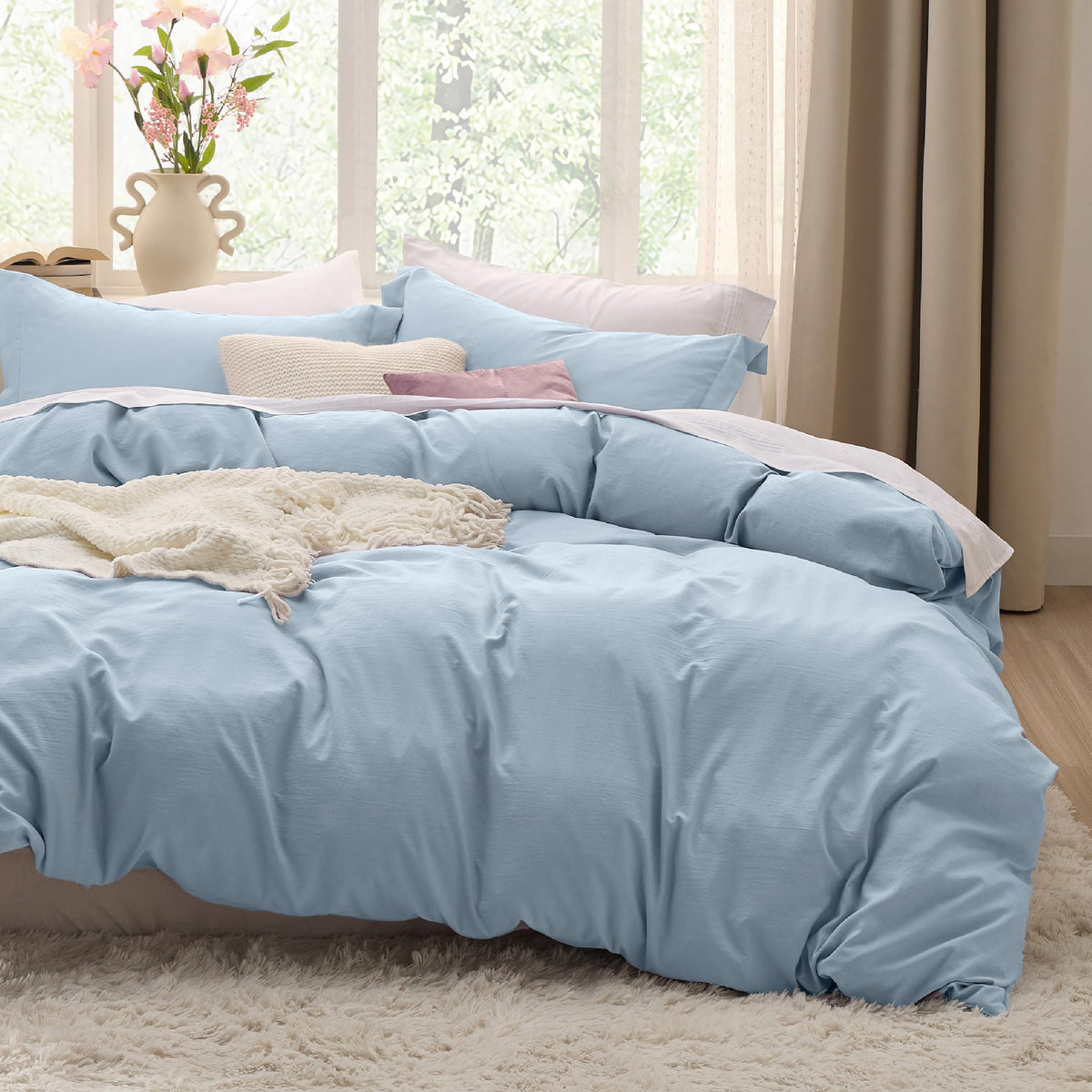 Bedsure Celestial Blue duvet cover king-size in soft, breathable fabric for restful sleep.