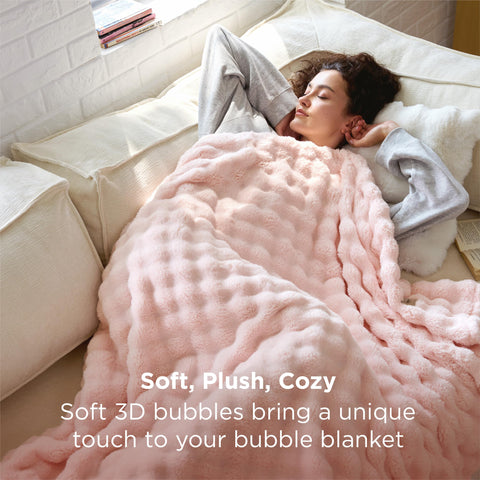 Bedsure CloudBubble texture close-up highlights cozy visual depth.