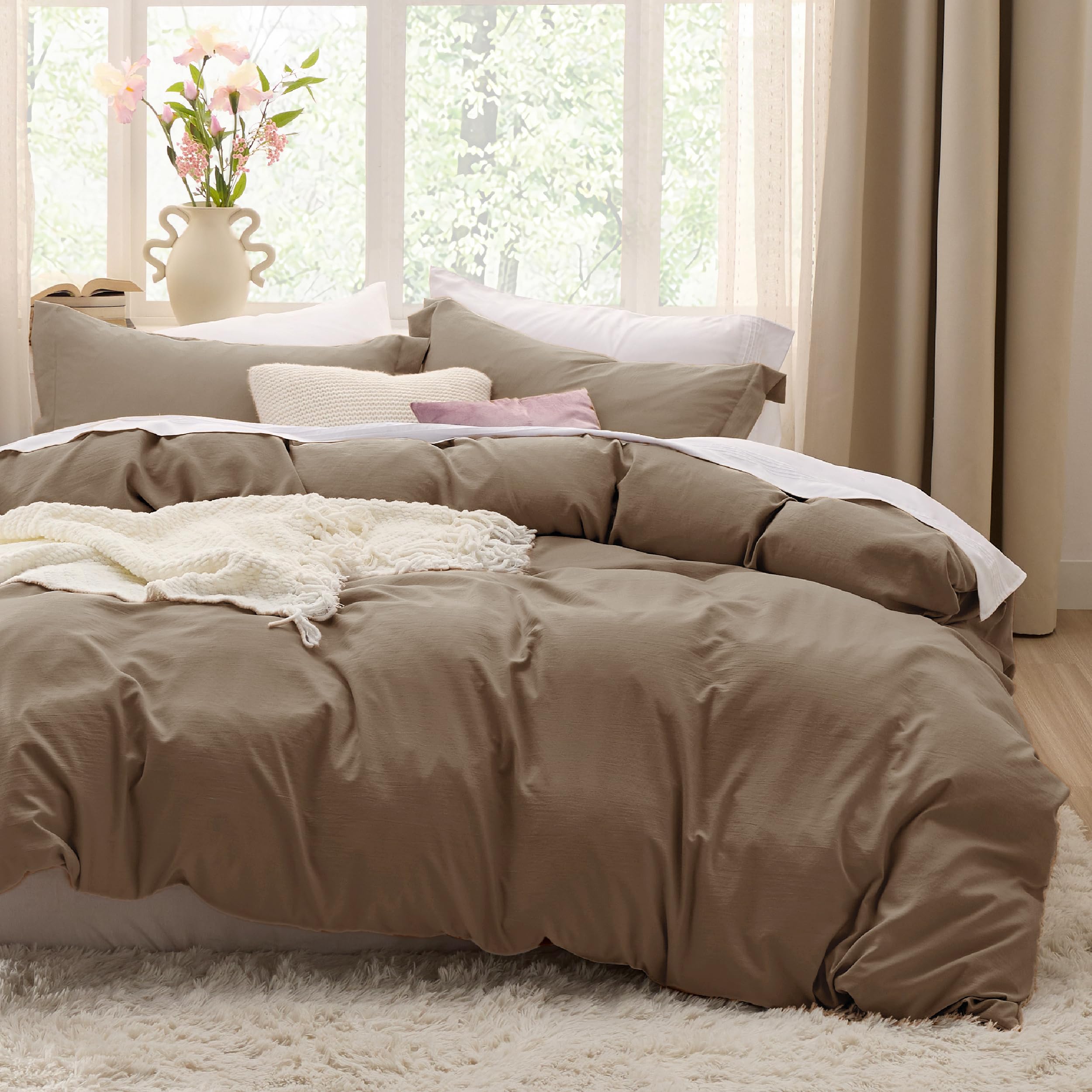 Bedsure Coffee Duvet Cover King with zipper closure for quick changes