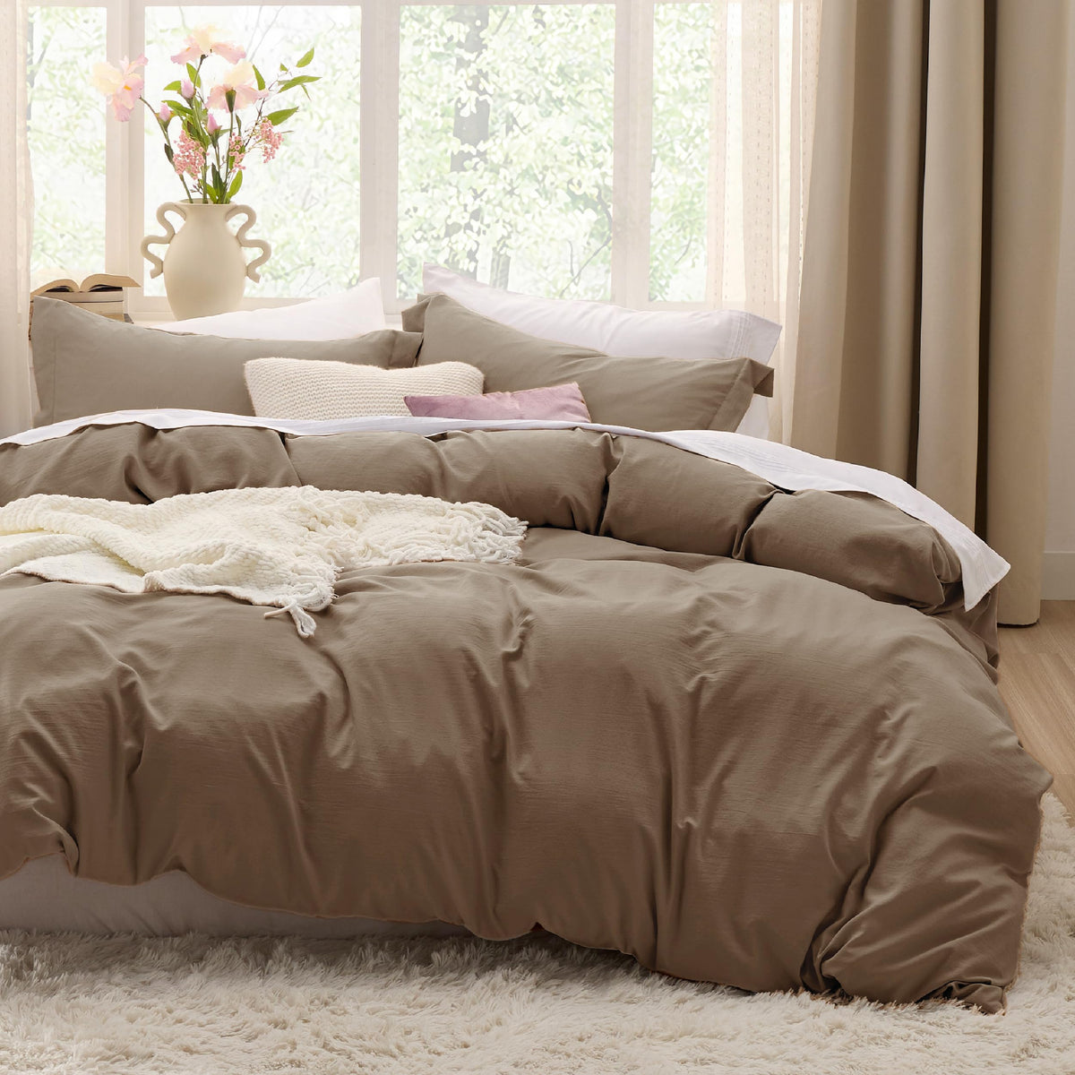Bedsure Coffee Duvet Cover King with zipper closure for quick changes