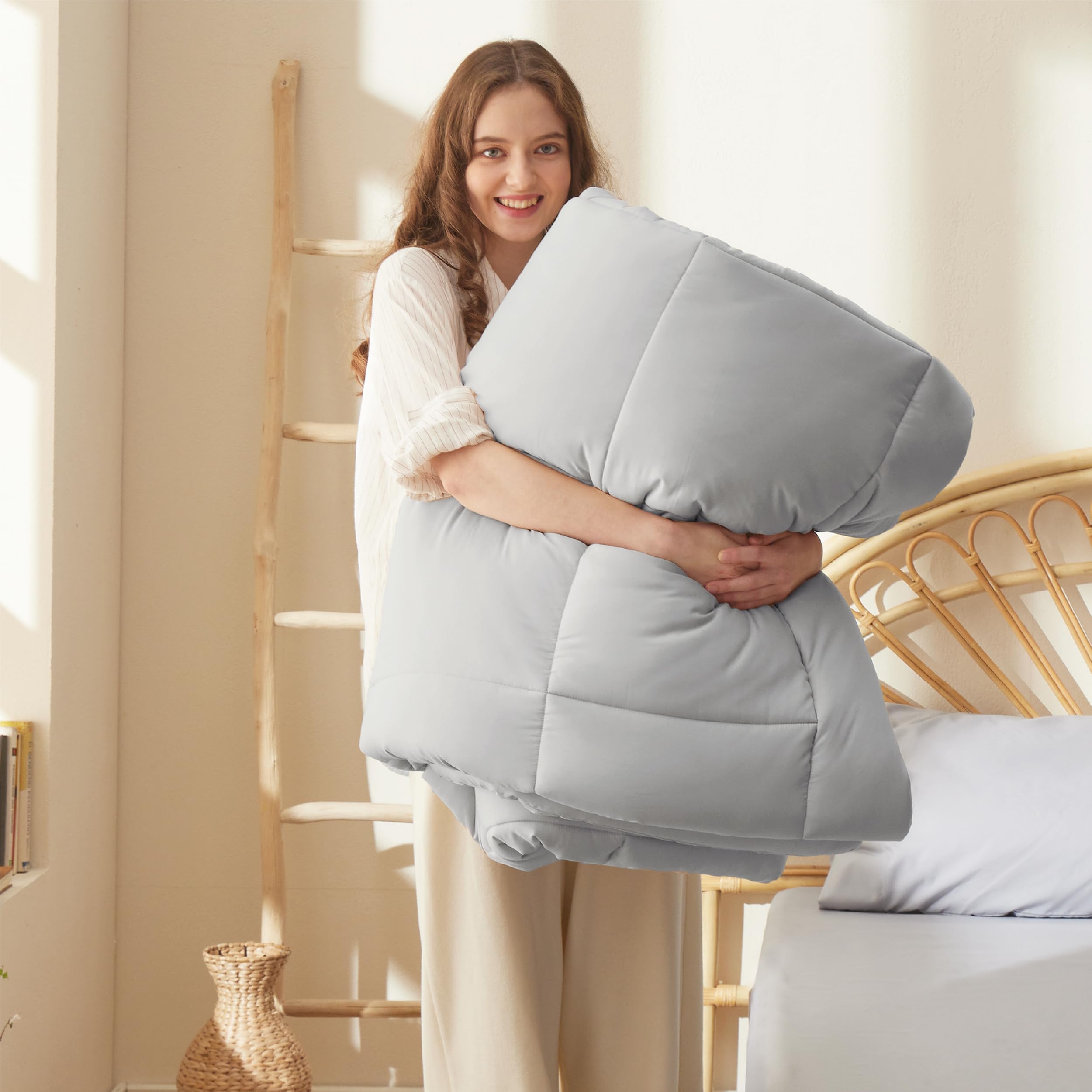 Bedsure dorm-ready setup showing a tidy Bedsure comforter in a dorm room.
