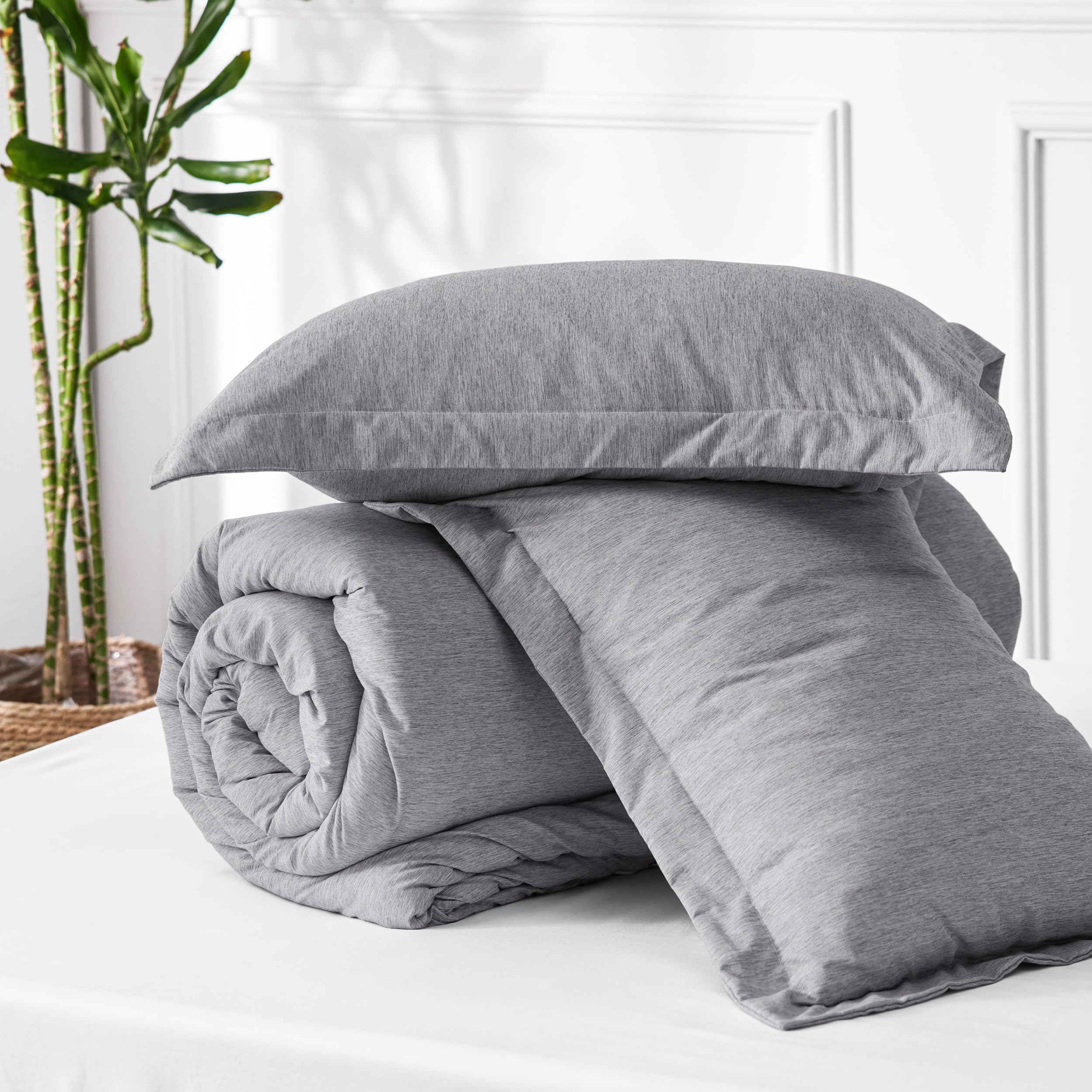 Bedsure comforter set designed for everyday comfort and longevity.