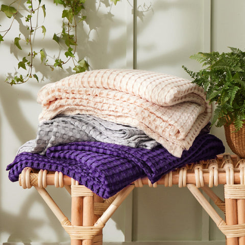 Bedsure premium cotton blend offers soft, breathable warmth for hot sleepers