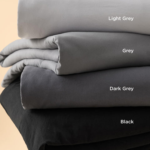 Bedsure bedding set packaging highlights the three-piece full duvet set.