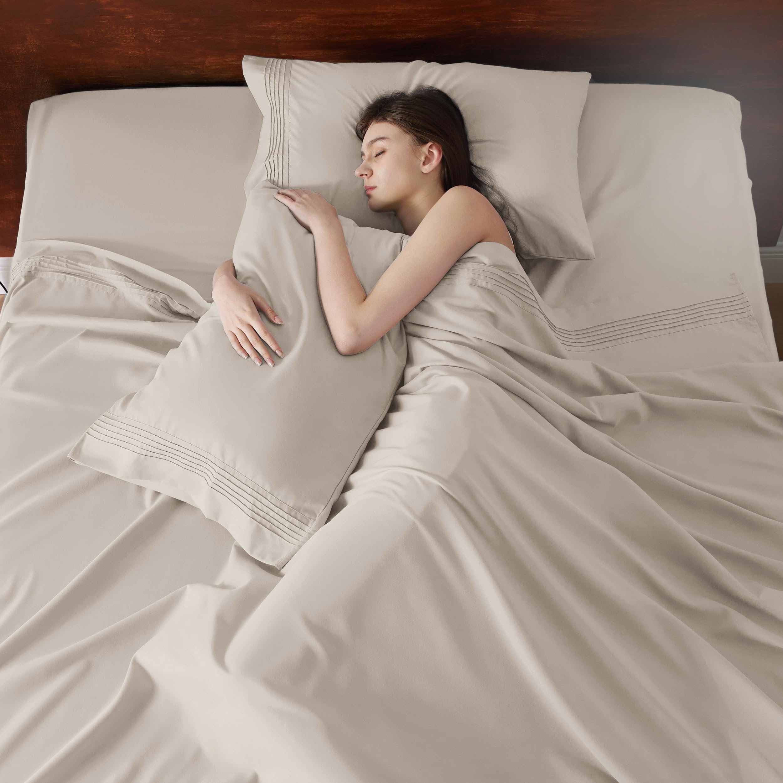 Bedsure deep-pocket 21-inch fit keeps sheets snug on tall mattresses