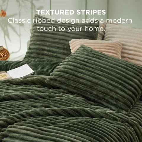 Bedsure double-side fluffy texture provides softness from both sides.