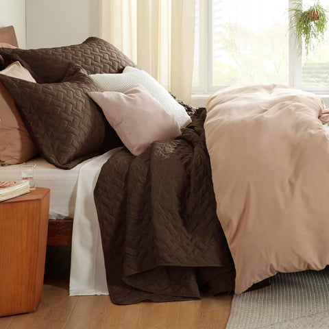 Bedsure durable king quilt with tight stitching for lasting shape and feel.