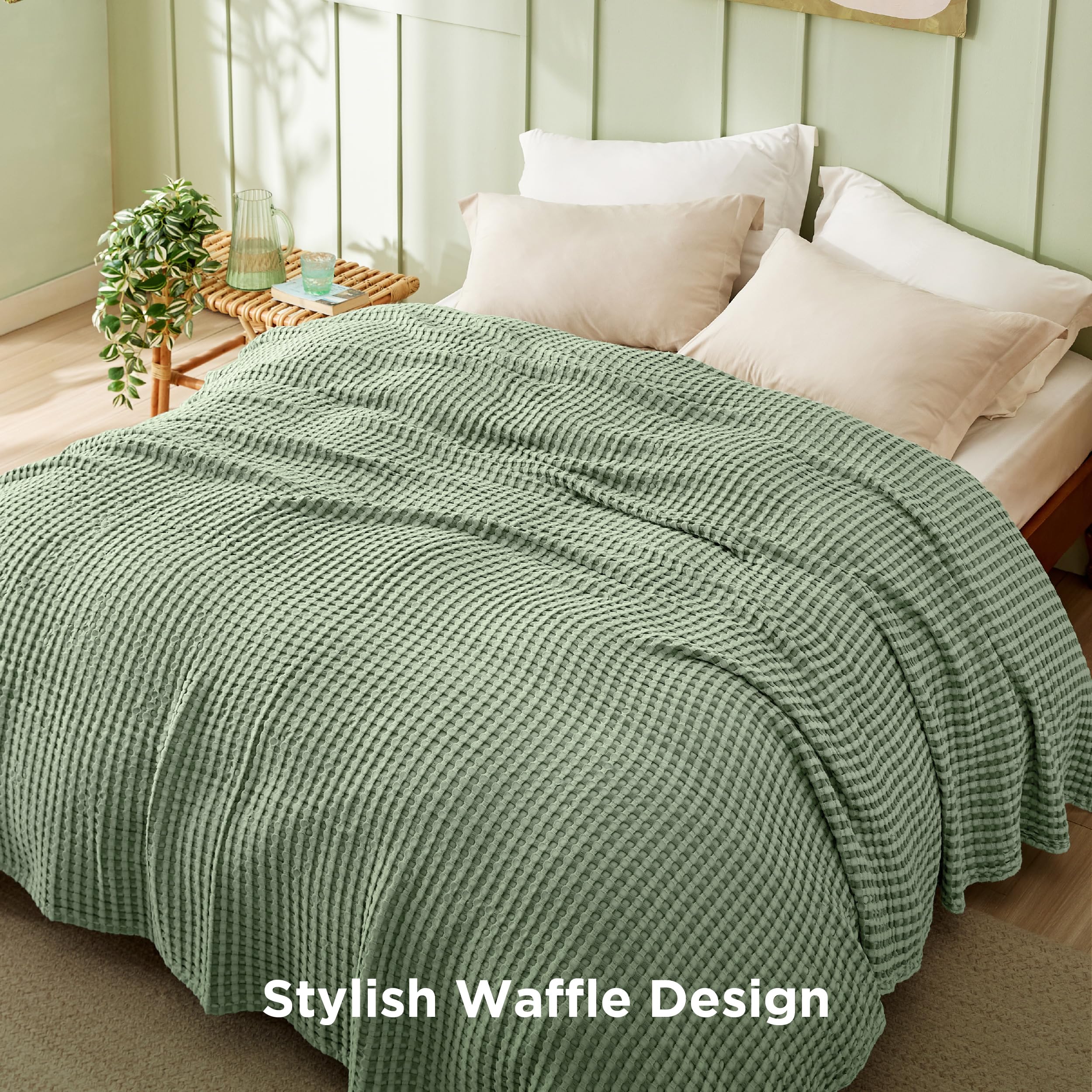 Bedsure blanket with durable seams for long-lasting quality in any room.