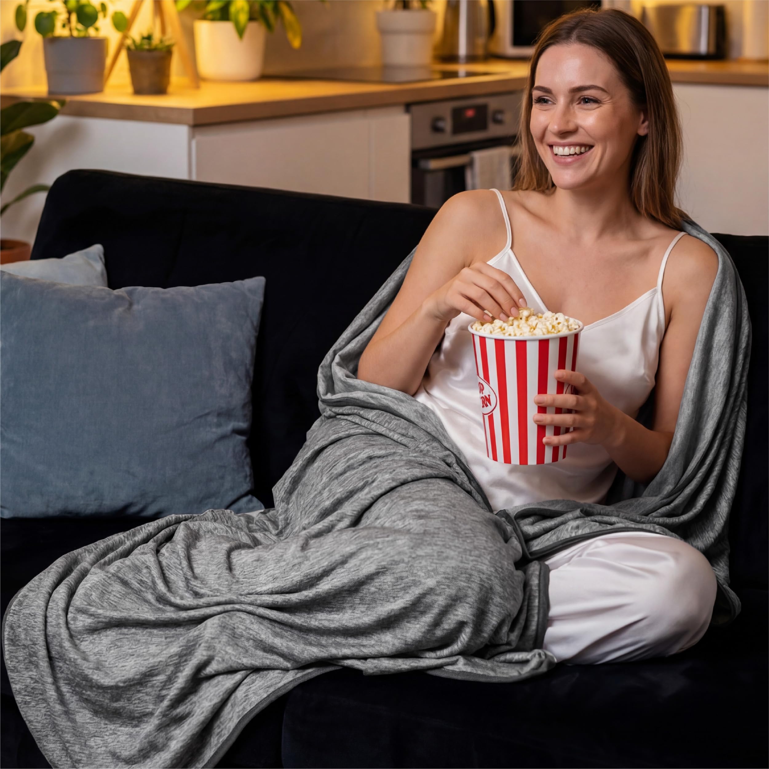 Bedsure durable stitching supports everyday use and easy washing.