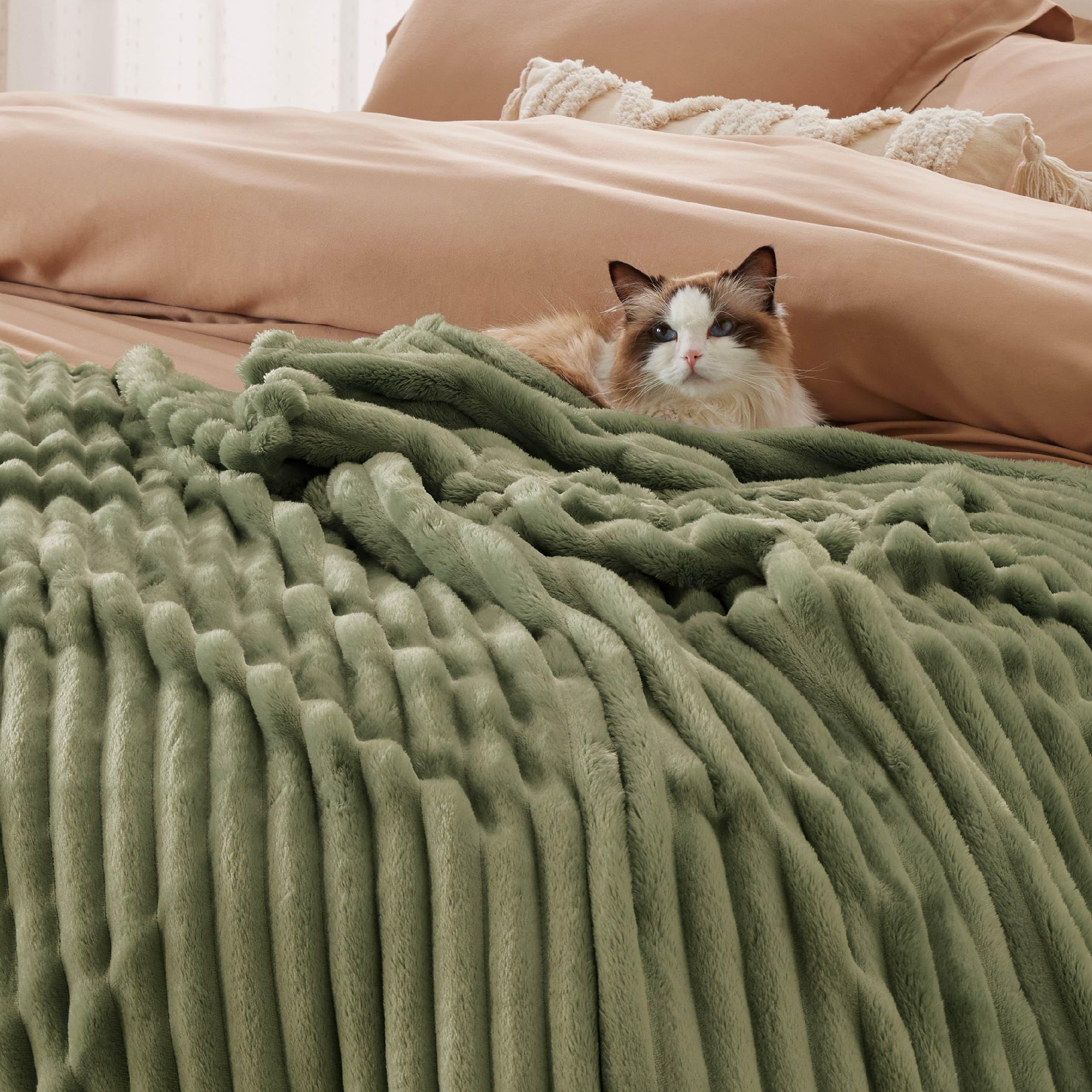 Bedsure durable stitching keeps edges neat for lasting use.