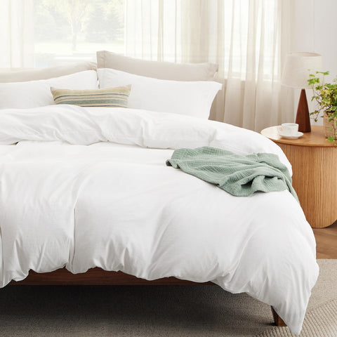 Bedsure king duvet cover 104x90 with zipper closure shows a smooth microfiber finish.