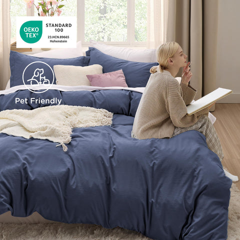 Bedsure color-fast dyeing helps maintain vibrant navy shade.