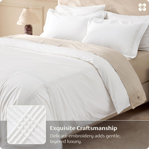 Bedsure duvet cover features zipper and eight ties for secure fit.