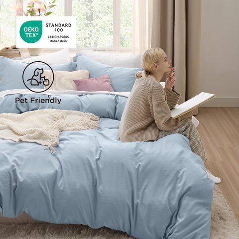 Bedsure durable stitching and color-fast dyeing maintain a fresh look.