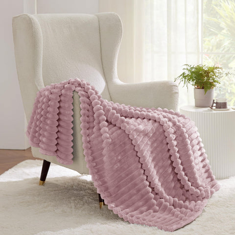 Bedsure dyeing technique preserves color after washes for lasting vibrancy.