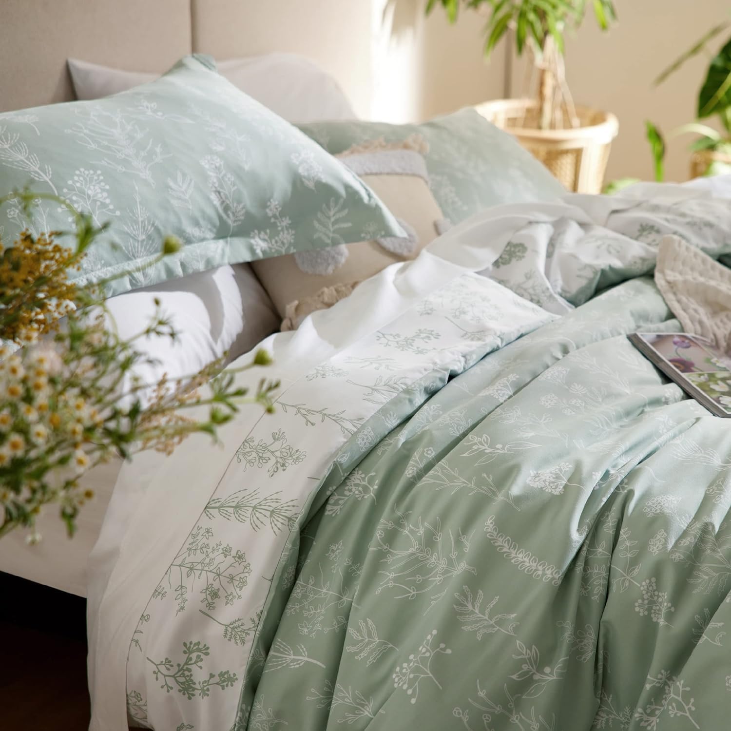 Easy care machine wash cold Bedsure comforter set