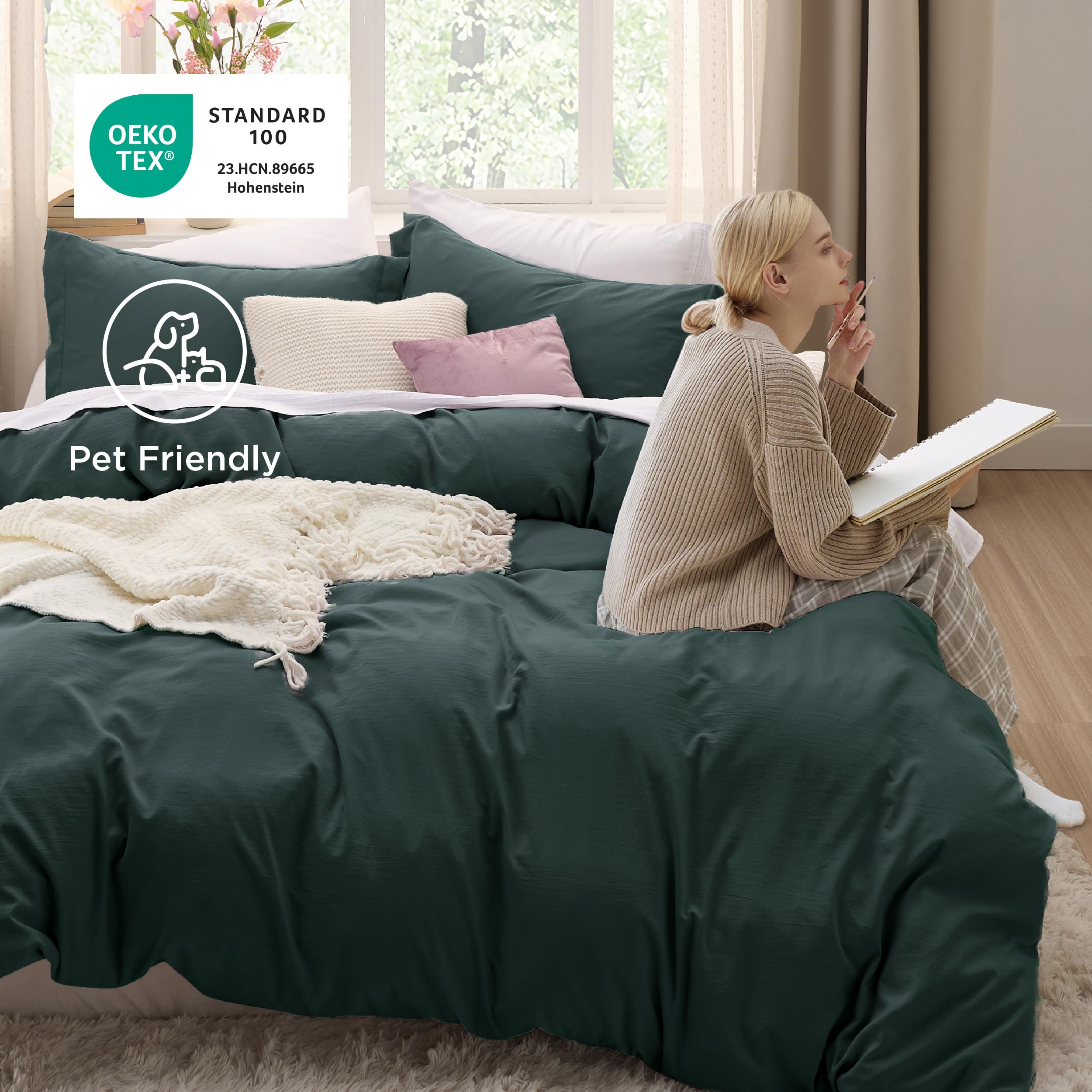 Bedsure eight corner ties inside ensure duvet insert stays in place.
