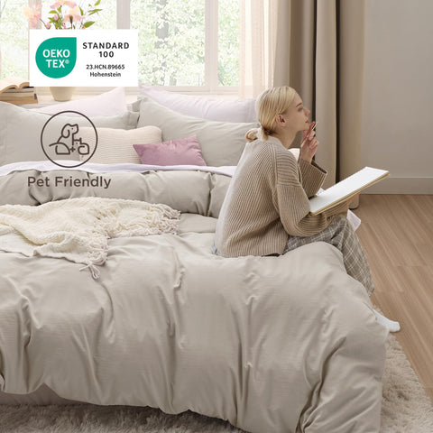 Eight interior corner ties on Bedsure duvet cover prevent filling movement