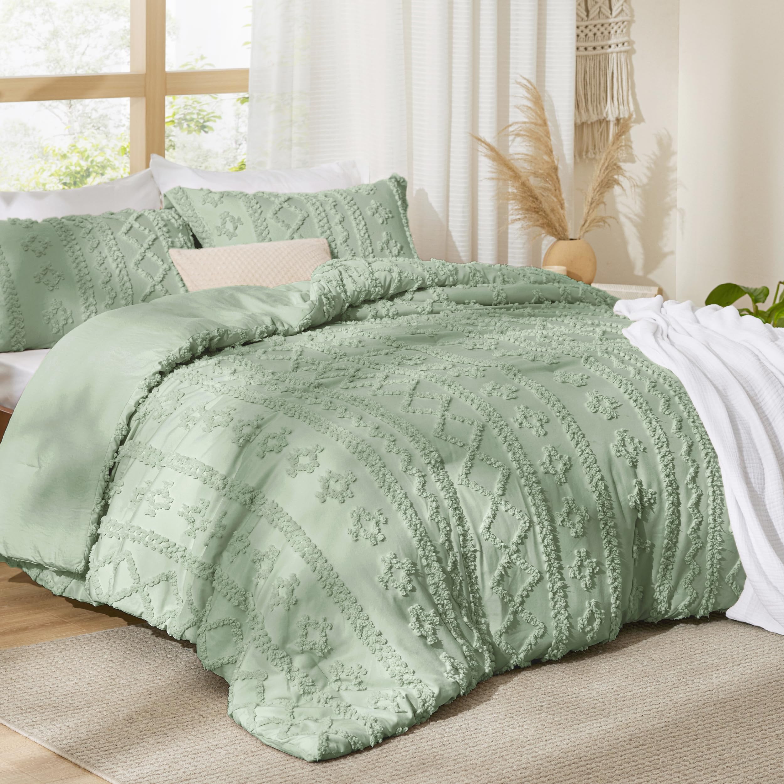 Bedsure embroidery tuft detail highlights 3D texture
