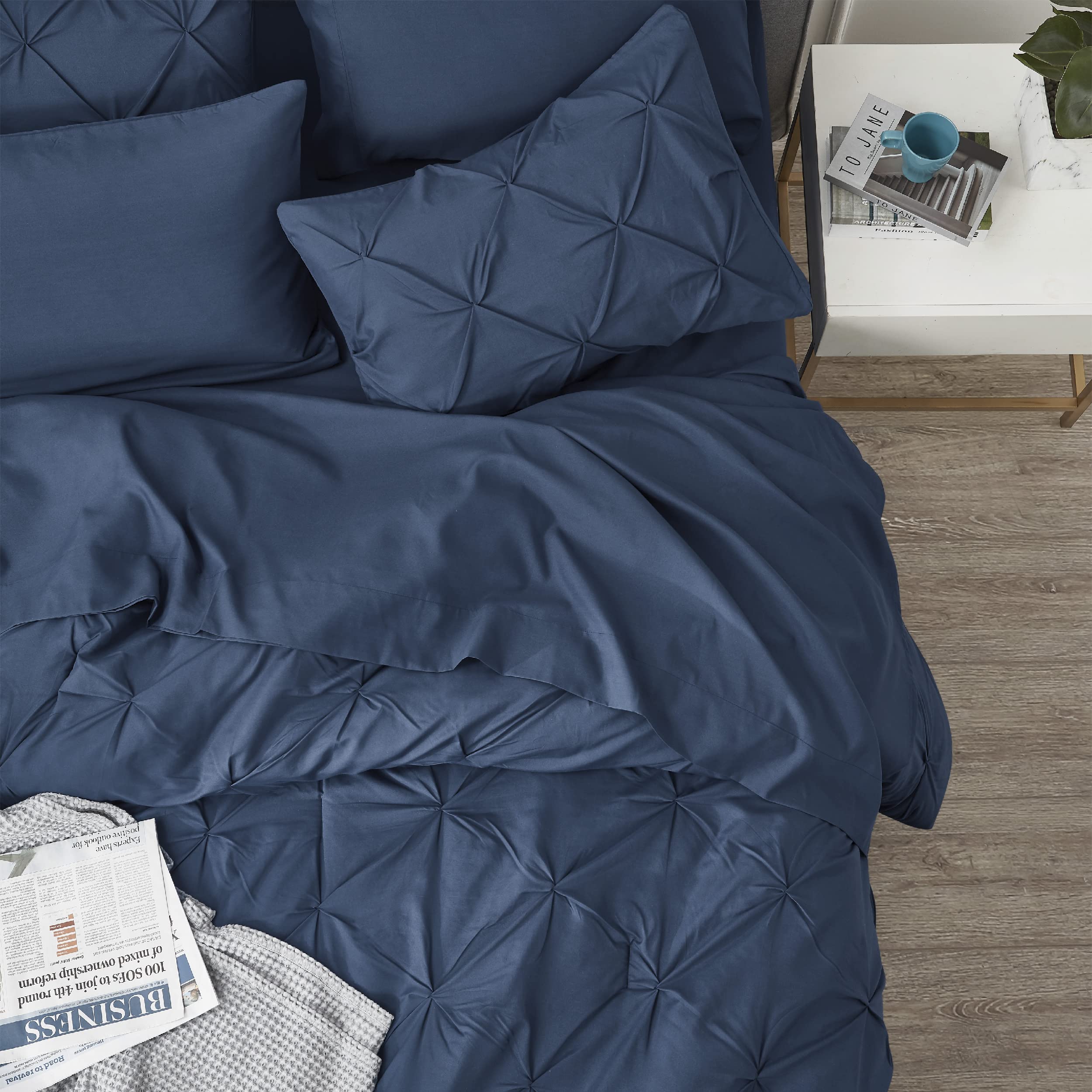 Bedsure fitted sheet queen navy 60x80 fits snugly for secure sleeping.