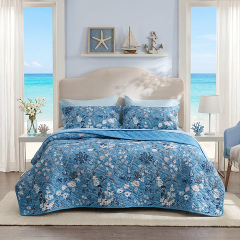 Bedsure floral quilt queen in blue-and-white pattern offers soft, quiet nights.