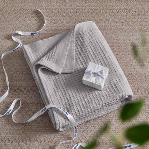 Bedsure Gentlesoft gift-ready packaging highlighting a versatile gift option.