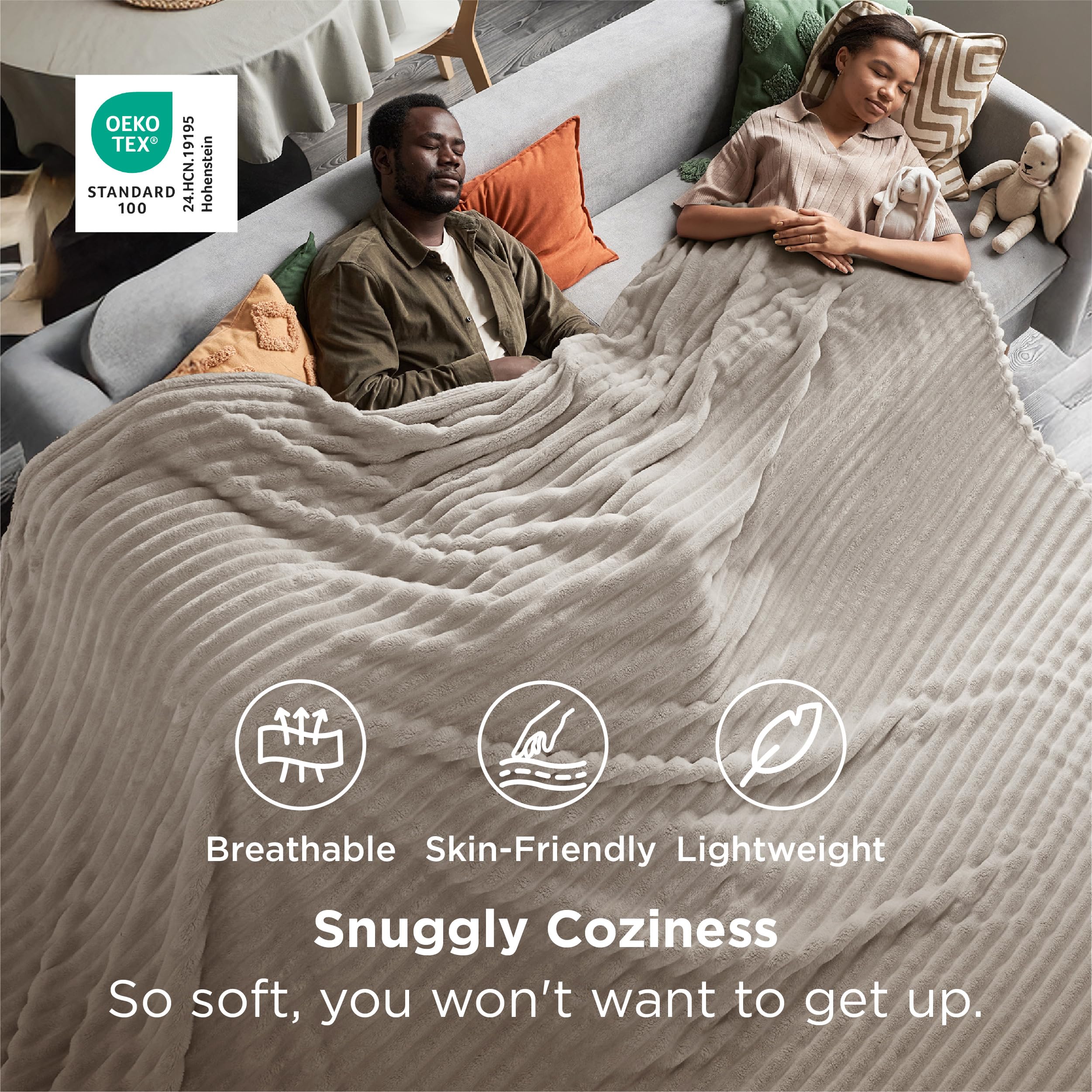 Bedsure GentleSoft blanket close-up fabric highlights plush microfiber for year-round comfort.