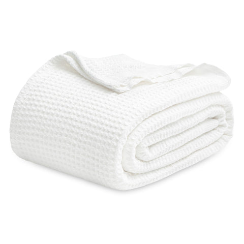 Bedsure Gentlesoft blanket close-up shows cotton texture for breathable comfort