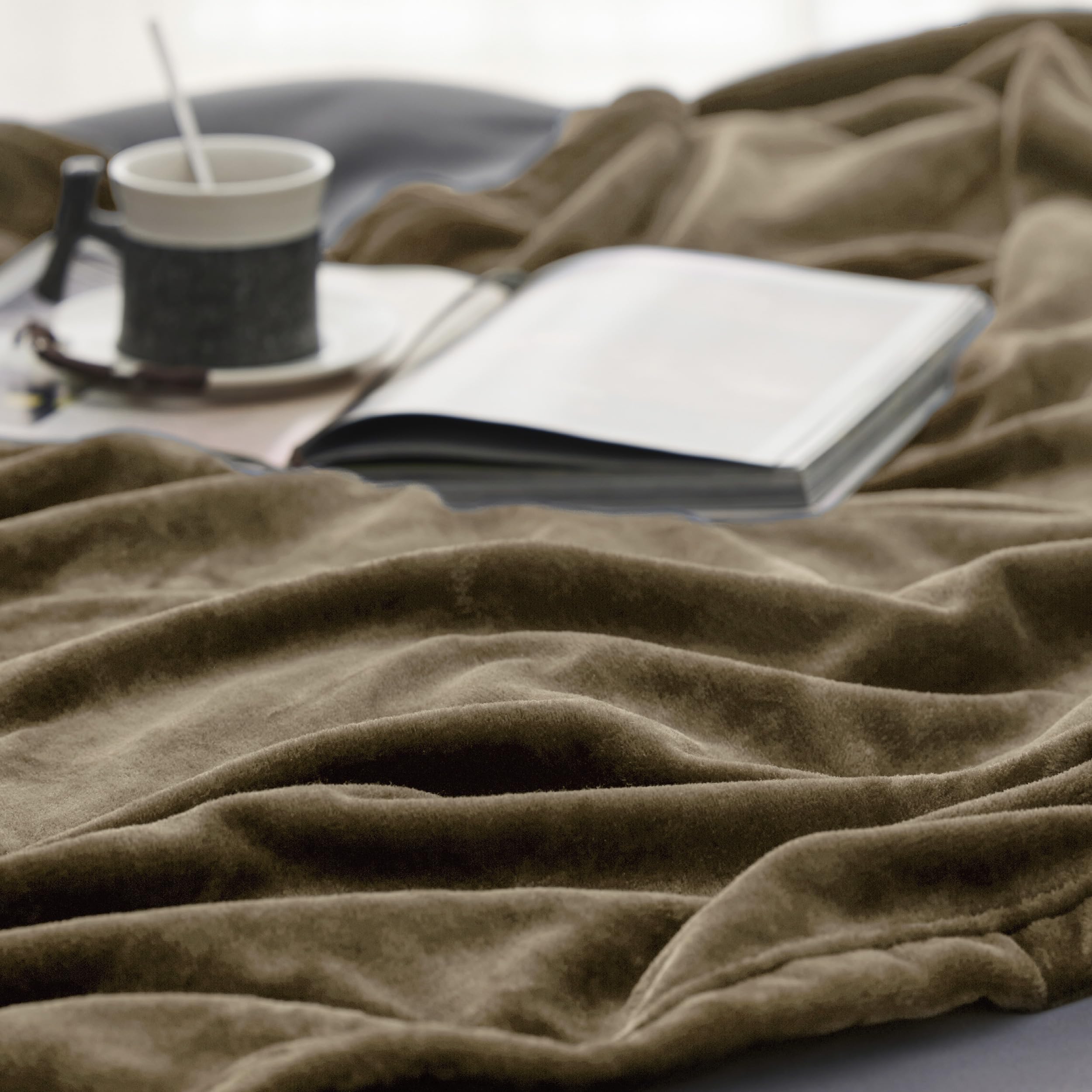Bedsure GentleSoft blanket with neat edge stitching for durability
