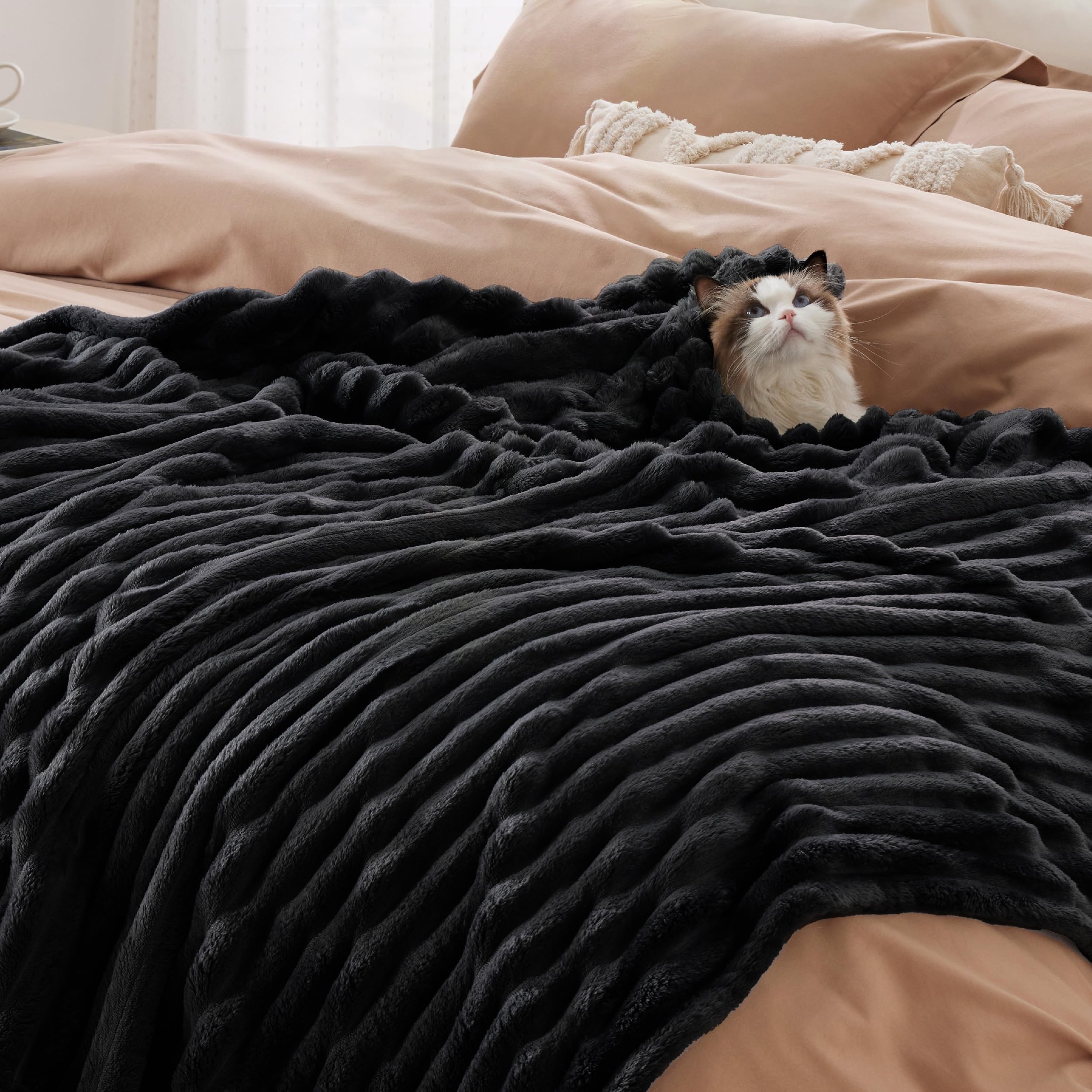 Bedsure GentleSoft blanket stitching detail shows durability and neat seams.