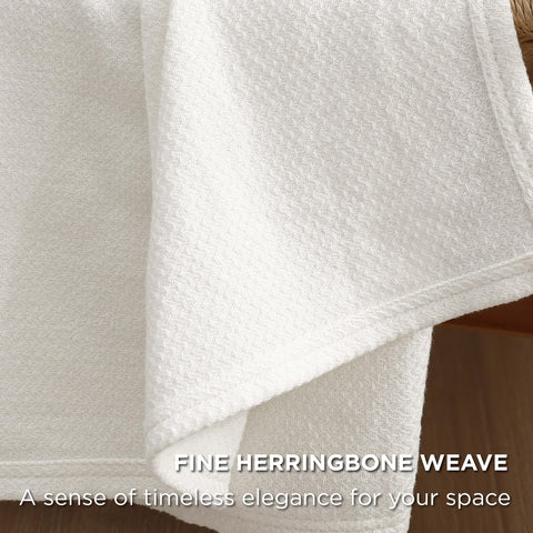 Natural colors from active dyeing give Bedsure blanket a soft, odor-free feel