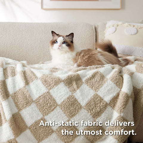 Bedsure GentleSoft lightweight design provides breathable warmth for evenings