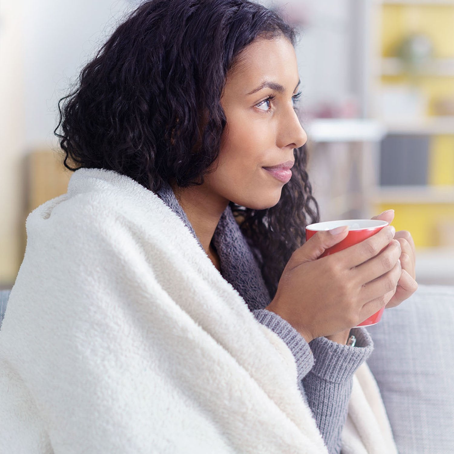 Bedsure GentleSoft fleece blanket edge stitching close-up, robust durability for everyday use.