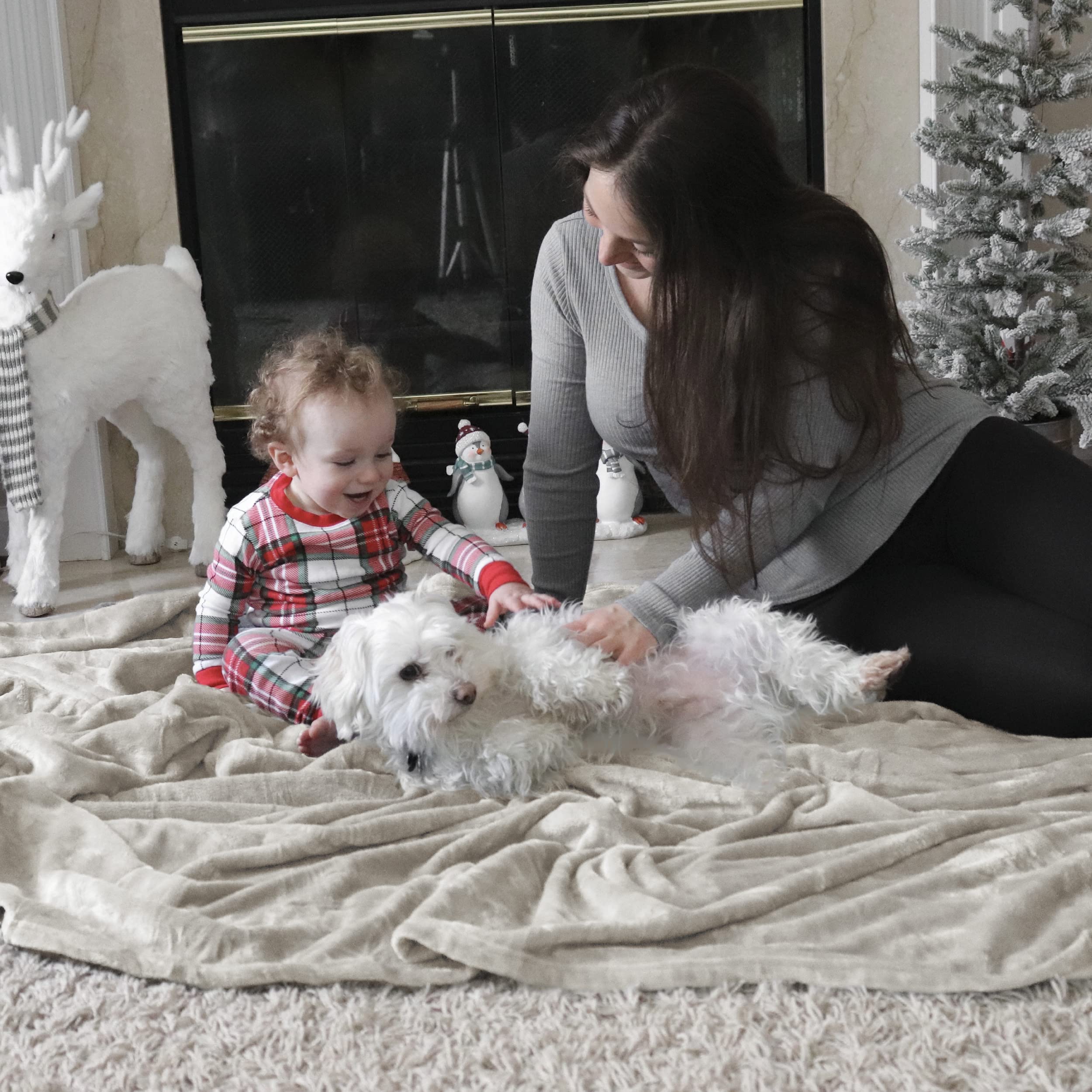 Bedsure GentleSoft fleece blanket kid-friendly on couch offers family-friendly warmth.