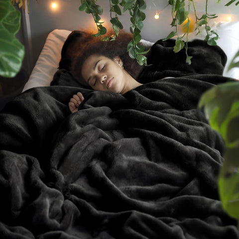 Bedsure GentleSoft close-up of microfiber texture and durability.