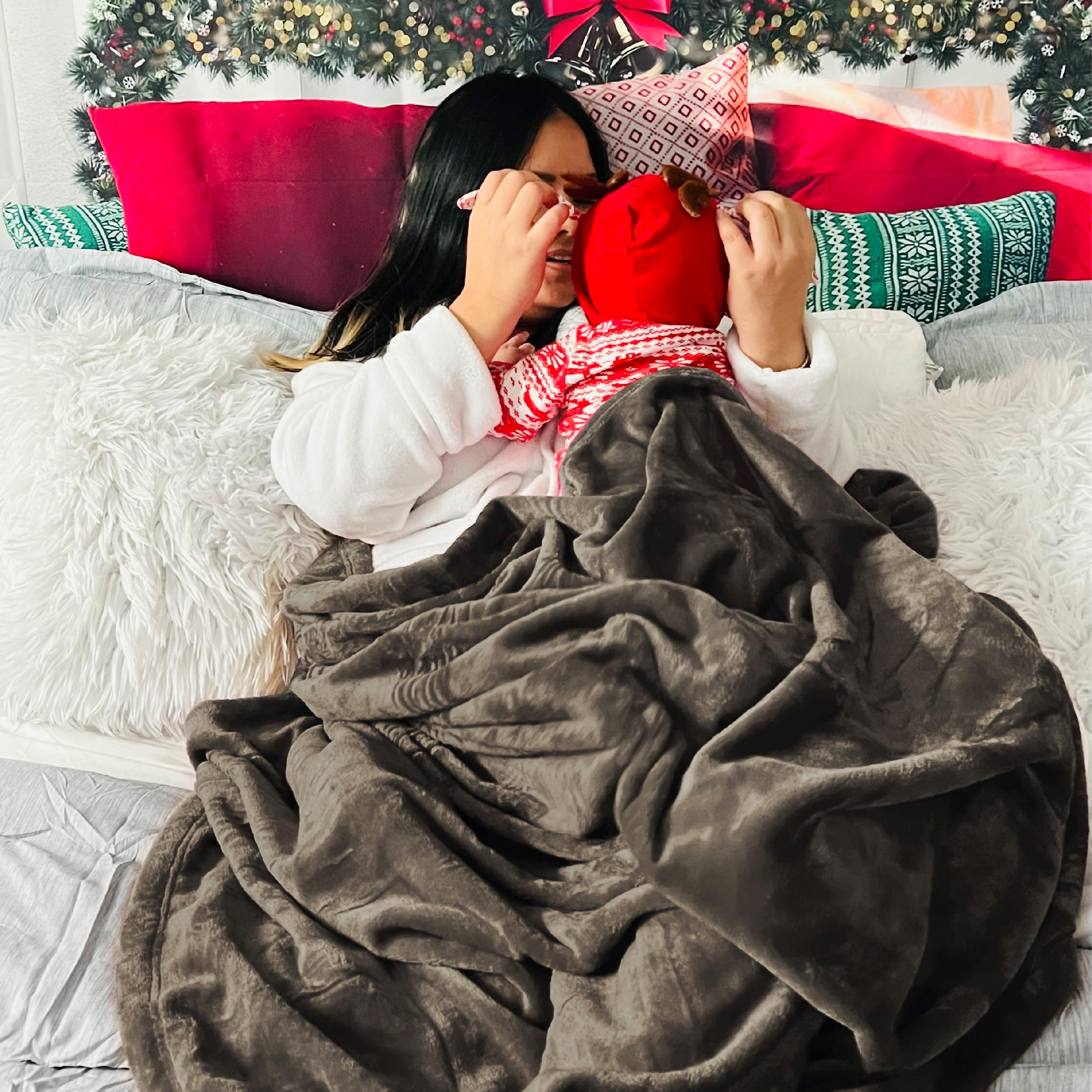 Bedsure Gentlesoft blanket cuddled with a pet demonstrates shared warmth