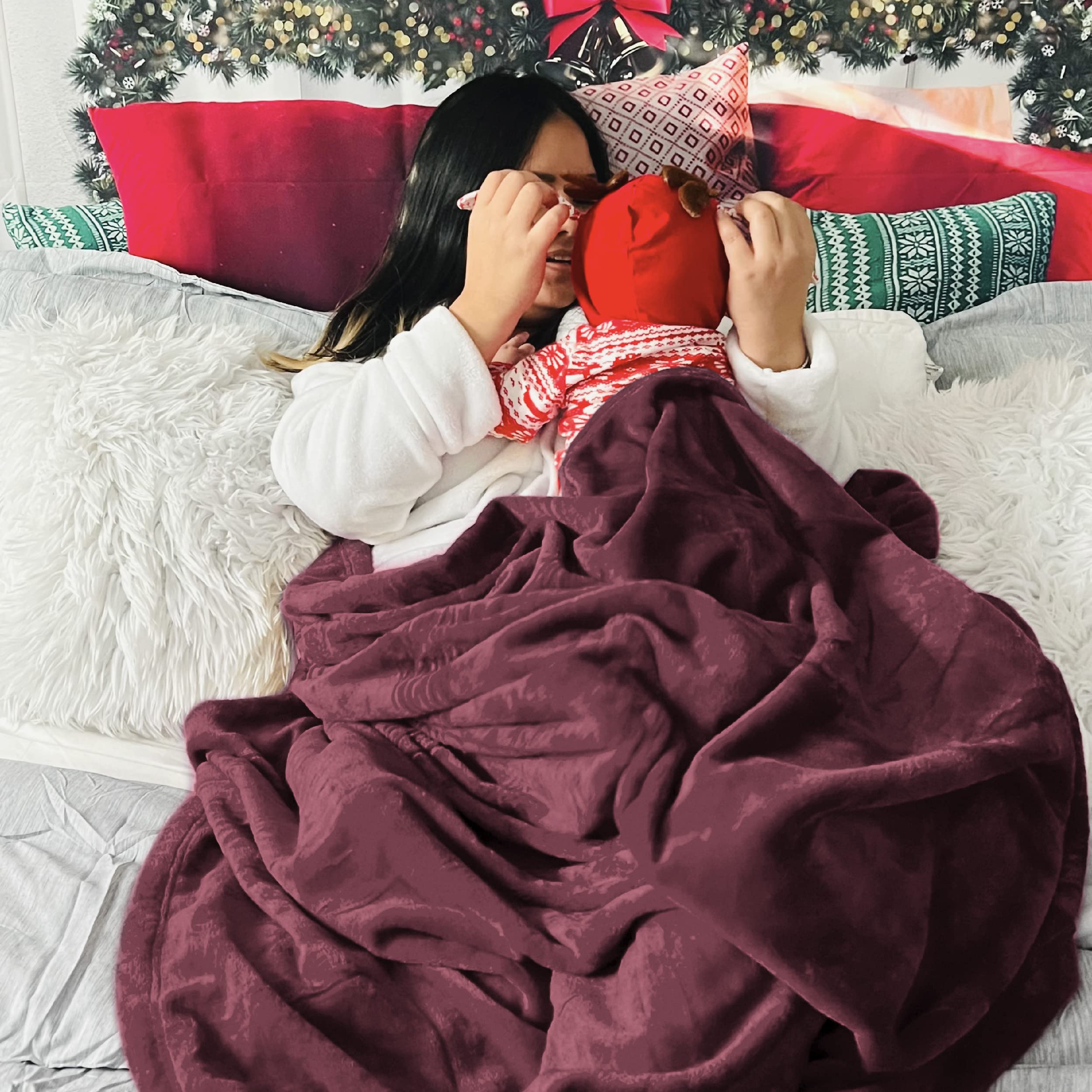 Bedsure GentleSoft shows neat stitching for durable, long-lasting softness.
