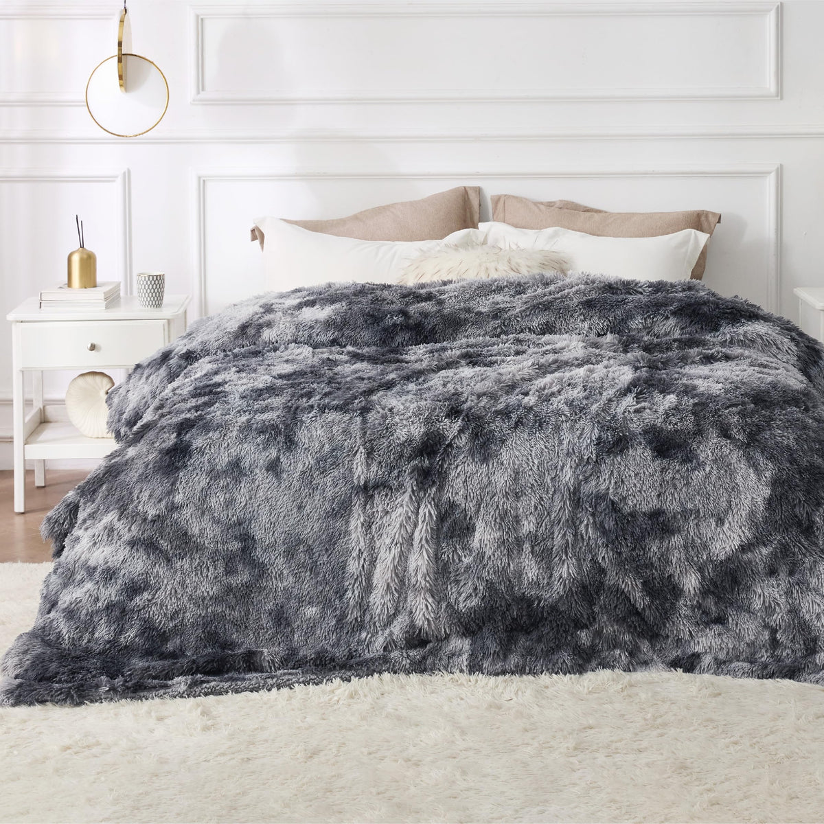 Bedsure GentleSoft blanket close-up shows plush texture for cozy warmth