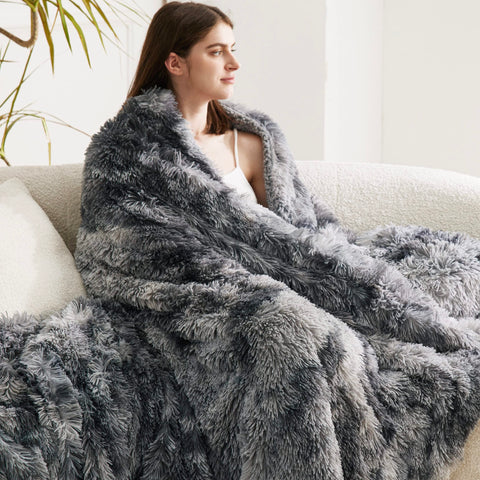 Bedsure GentleSoft queen-size blanket suits beds, sofas, and gifting