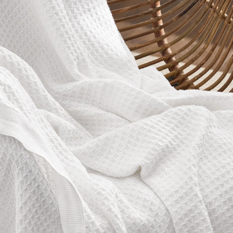 Bedsure Gentlesoft blanket in festive gift-ready packaging