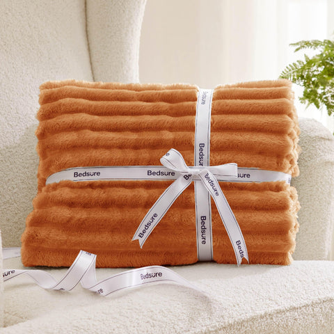 Bedsure GentleSoft blanket is easy to care for and machine washable.